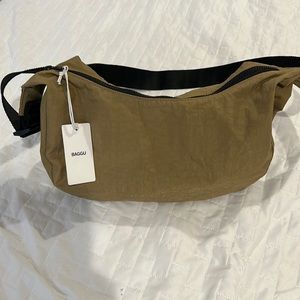 BAGGU crescent bag